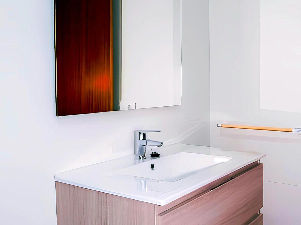 Garaje & Aire & Wifi & Solo Familias Y Parejas Apartment