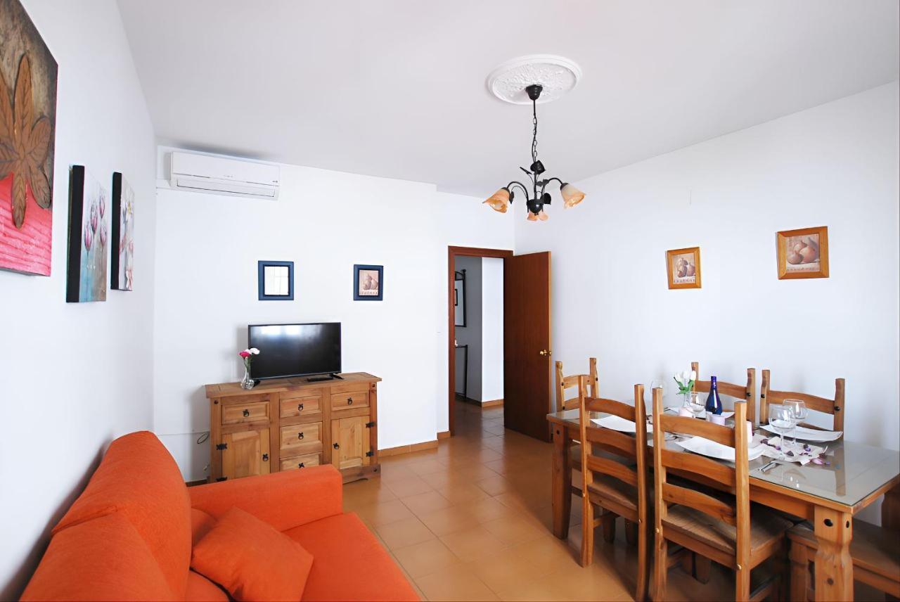 Garaje & Aire & Wifi & Solo Familias Y Parejas Apartment *
