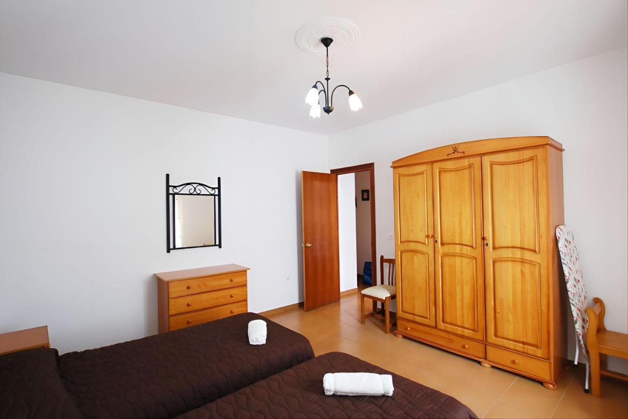 Apartment Garaje & Aire & Wifi & Solo Familias Y Parejas *